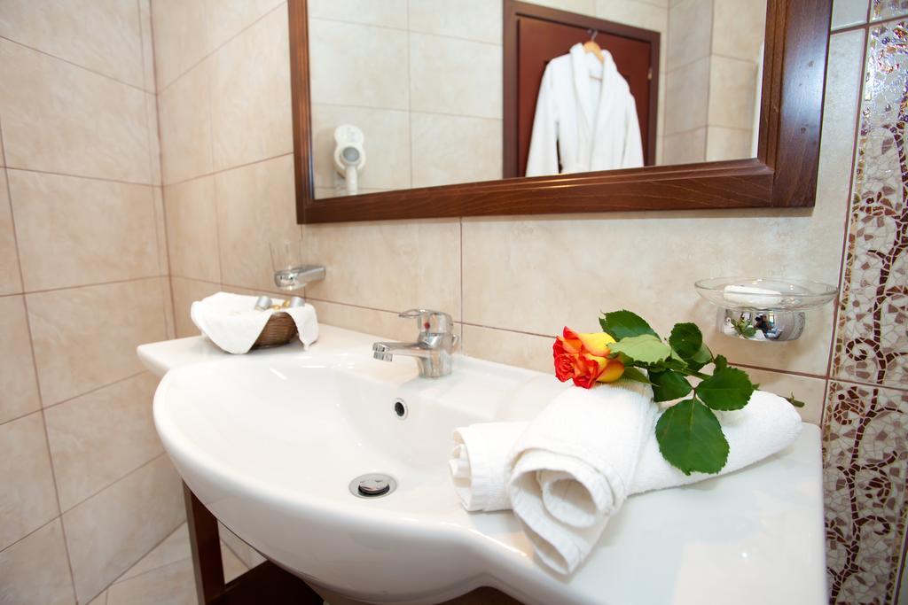 Pension Pantheon Poiana Brasov Phòng bức ảnh